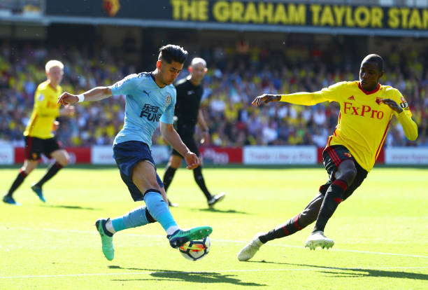 尽管他在国 尽管他在国